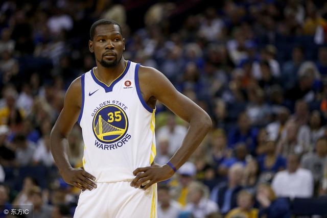 李梦与威少携手共舞，迎接新赛季的机遇
